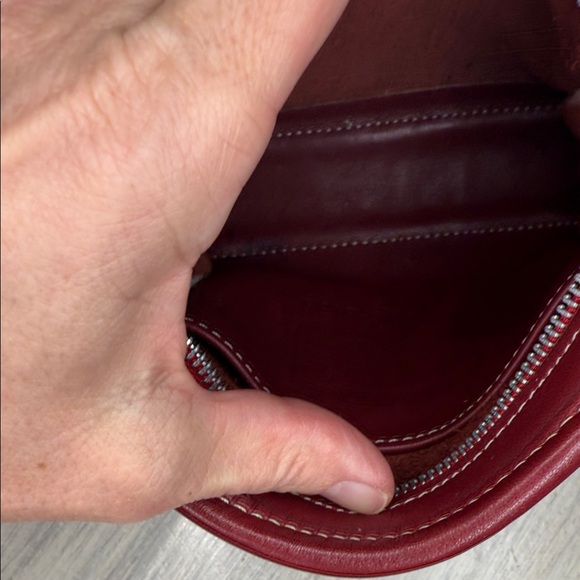 Vintage Coach Unlined Bellini Cherry Leather Crossbody- 9139 - Picture 12 of 13